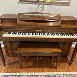 Baldwin Howard Piano
