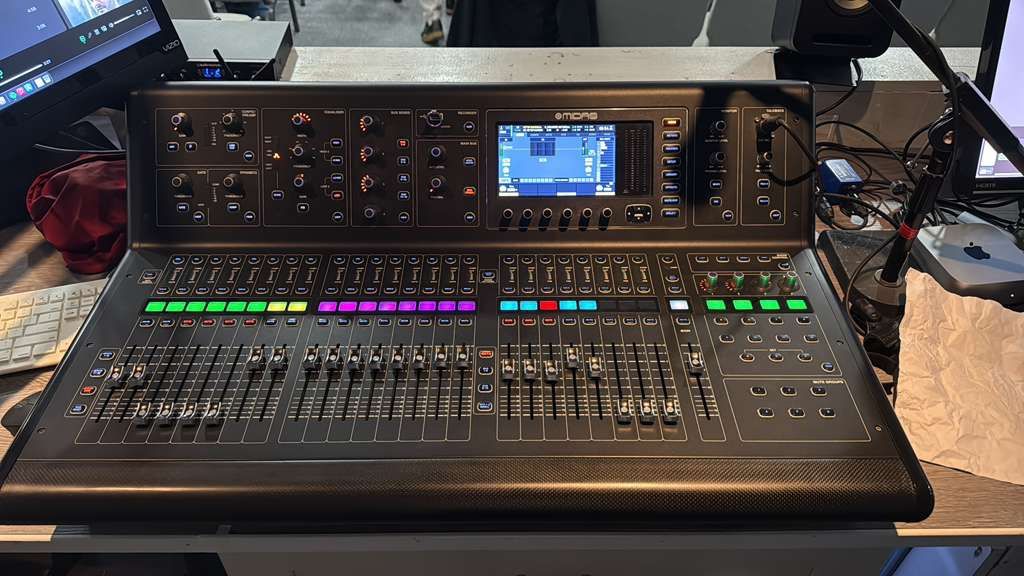 Midas M32 LIVE – 40-Channel Digital Mixer – Excellent Condition