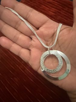 Pretty Necklace comes with pendent!Sterling    Silver 925