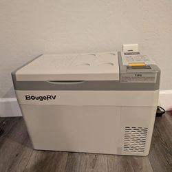 New BougeRV CRPRO30 VIP  30 Quart Portable Refrigerator overland cooler camping Toyota jeep 4x4 MSRP $275 new better than yeti