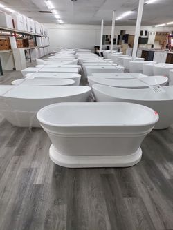 Bathtub, freestanding