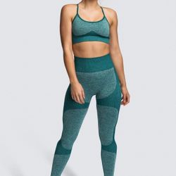 Yoga Set Available In Small Size 