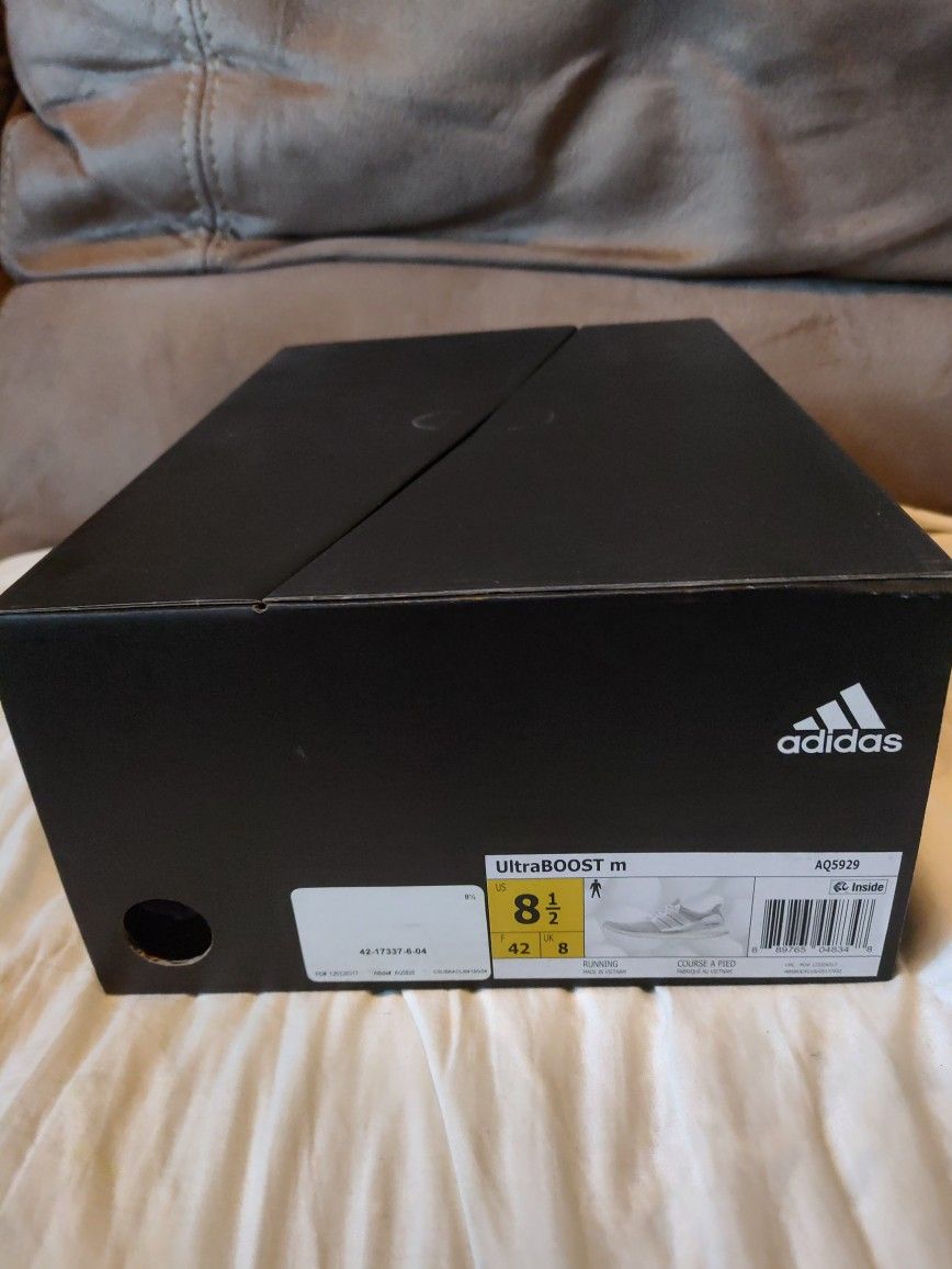 adidas ultra boost triple white size 8.5