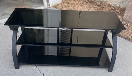 TV Stand/Entertainment