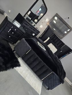 ✨️4pc Queen, King Bedrooms ✨️ Furniture Sectionals, Dining Avail