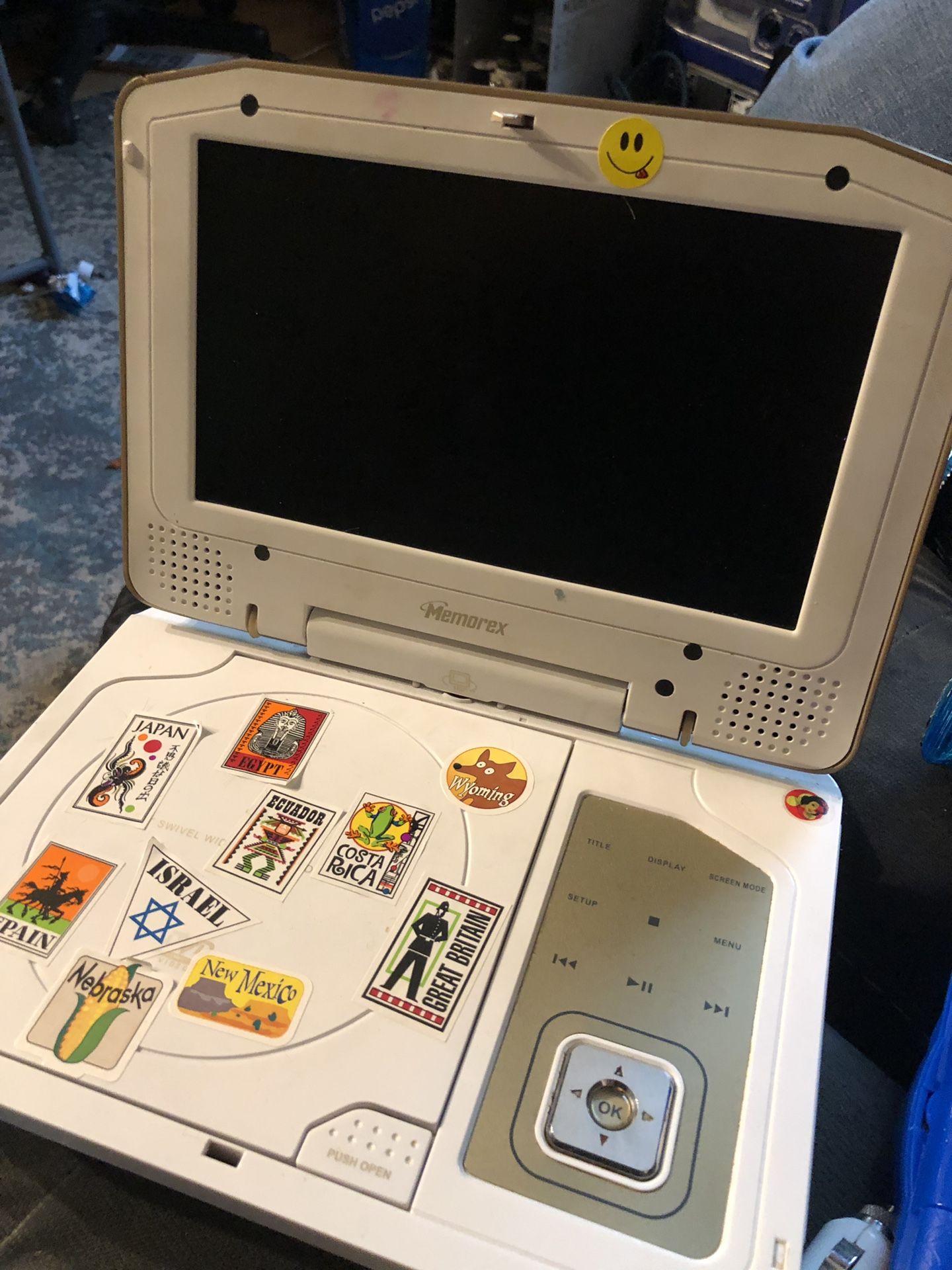 Portable dvd player