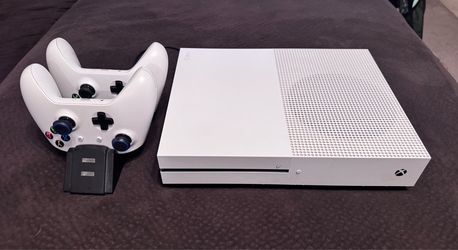 Xbox one s, white