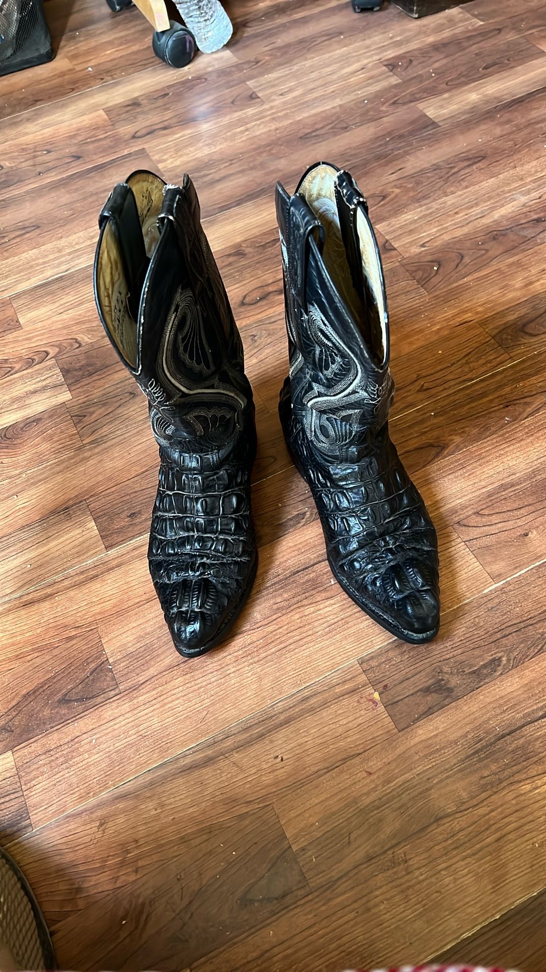  Men’s Boots$ 30 obo  Size 7 1/2
