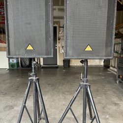 Loud Speakers With Stands