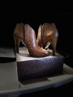 Adrienne Vitadini Leather Womens Boots 