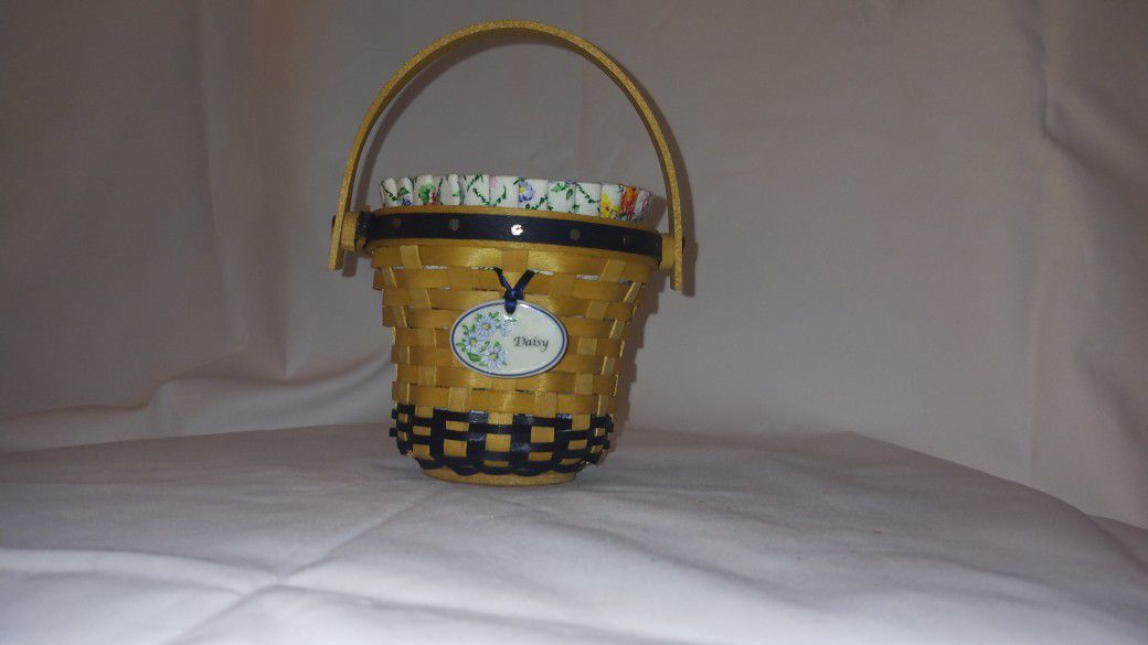 Longaberger 2006 Collectors Club Miniature Daisy Basket with Fabric
 Protector


