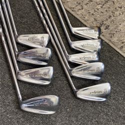 Wow! Walter Hagen Ultradyne II Golf Club Set