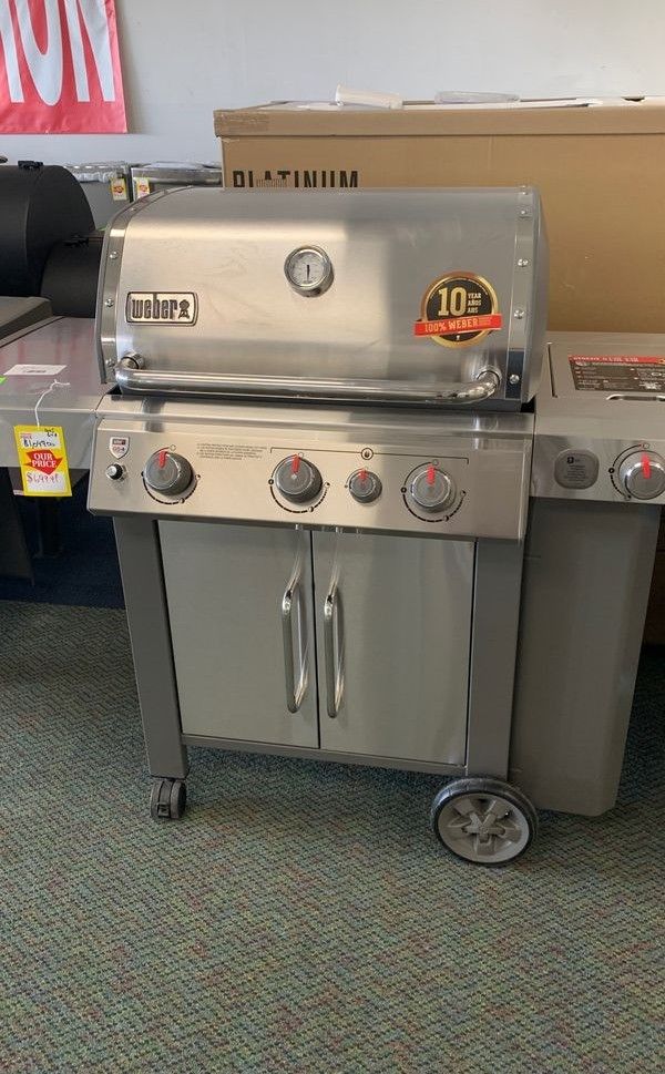 Weber Grill New with Warranty Genesis 2