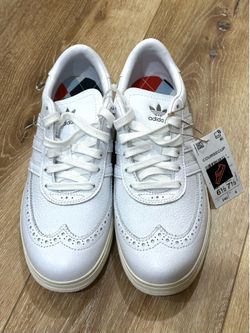 Adidas COURSECUP White Sneakers Men's 6.5 / Women's 7.5 New with Tags