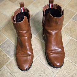 Heritage TH Monogram Caramel Ankle Boots – Effortless Elegance with a Story