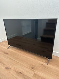 LG 50” UN7000 Series LED 4K UHD Smart TV - Perfect Condition!