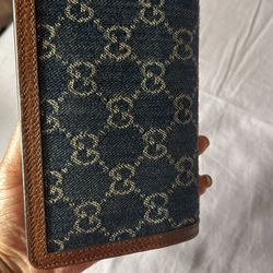 Louis Vuitton Wallet for Sale in Philadelphia, PA - OfferUp