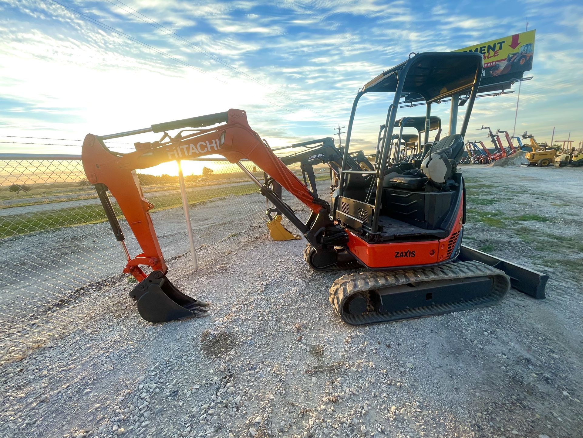 Hitachi ZX27U-3 Mini Excavator