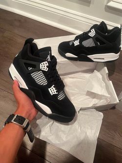 Jordan 4 thunders