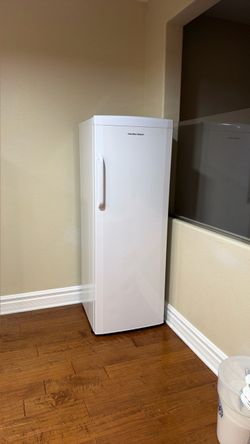 Hamilton Beach 11 Cu Ft Upright Freezer in White