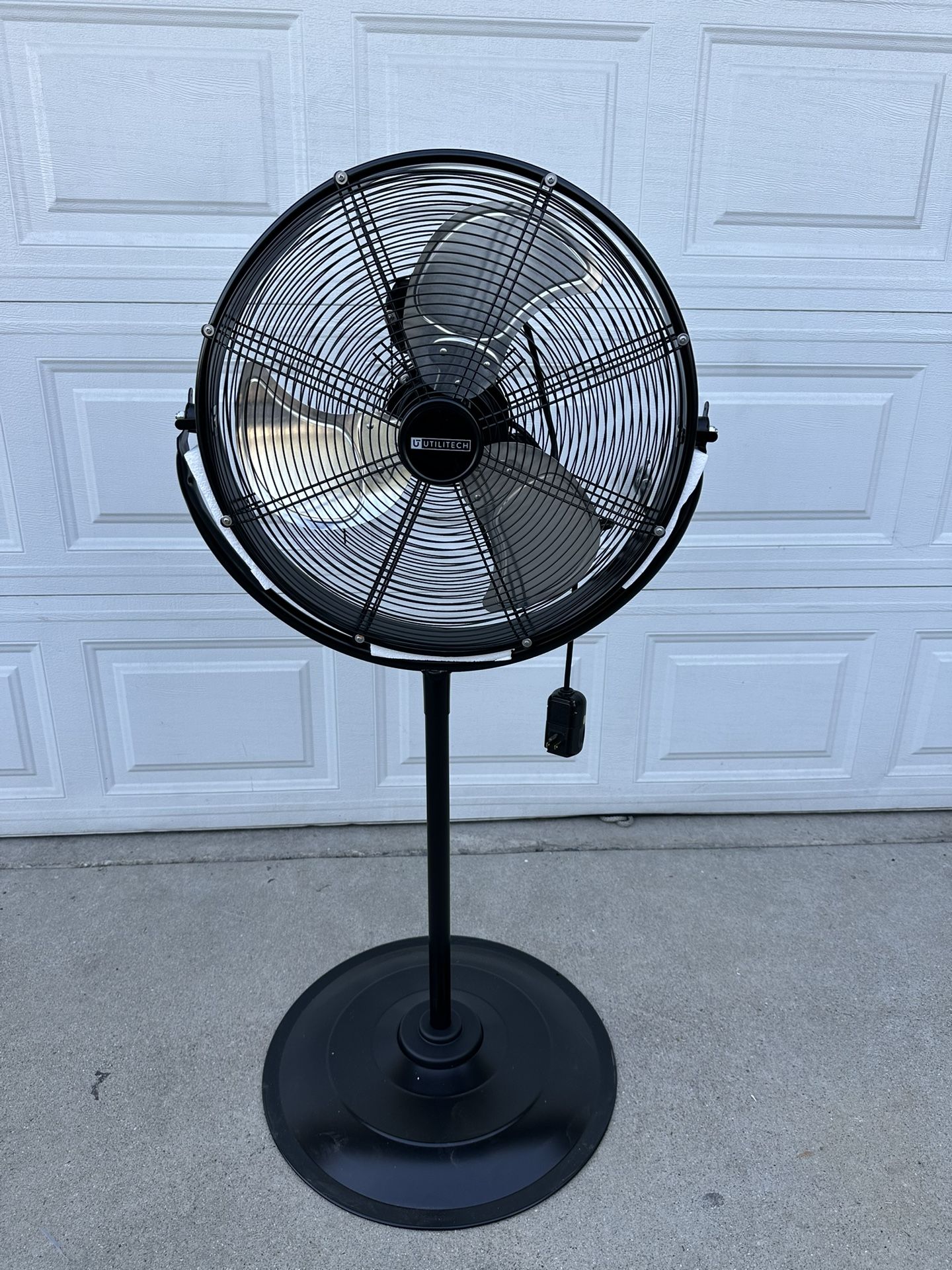 20-in 120-Volt 3-Speed High Velocity Indoor/Outdoor Black Pedestal Fan