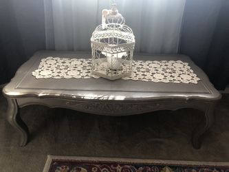 Coffee table with 2 matching end tables