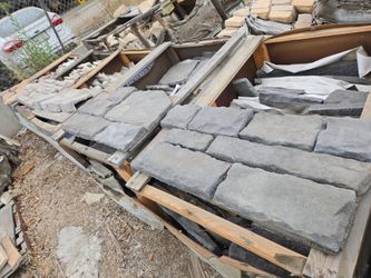 SURPLUS STONE VENEER $500 EACH PALLET (100 SQUARE FEET PER PALLET)
