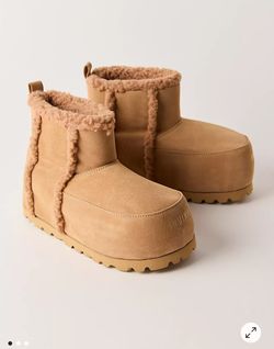 New Inuikii Chunky Cozy Boots Women's Size 10