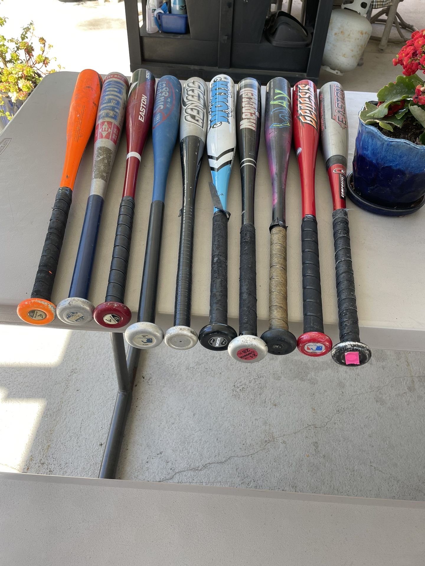 Baseball ⚾️ Bats 26,27,28 Inch Tall