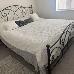 Bedroom Set Like NEW