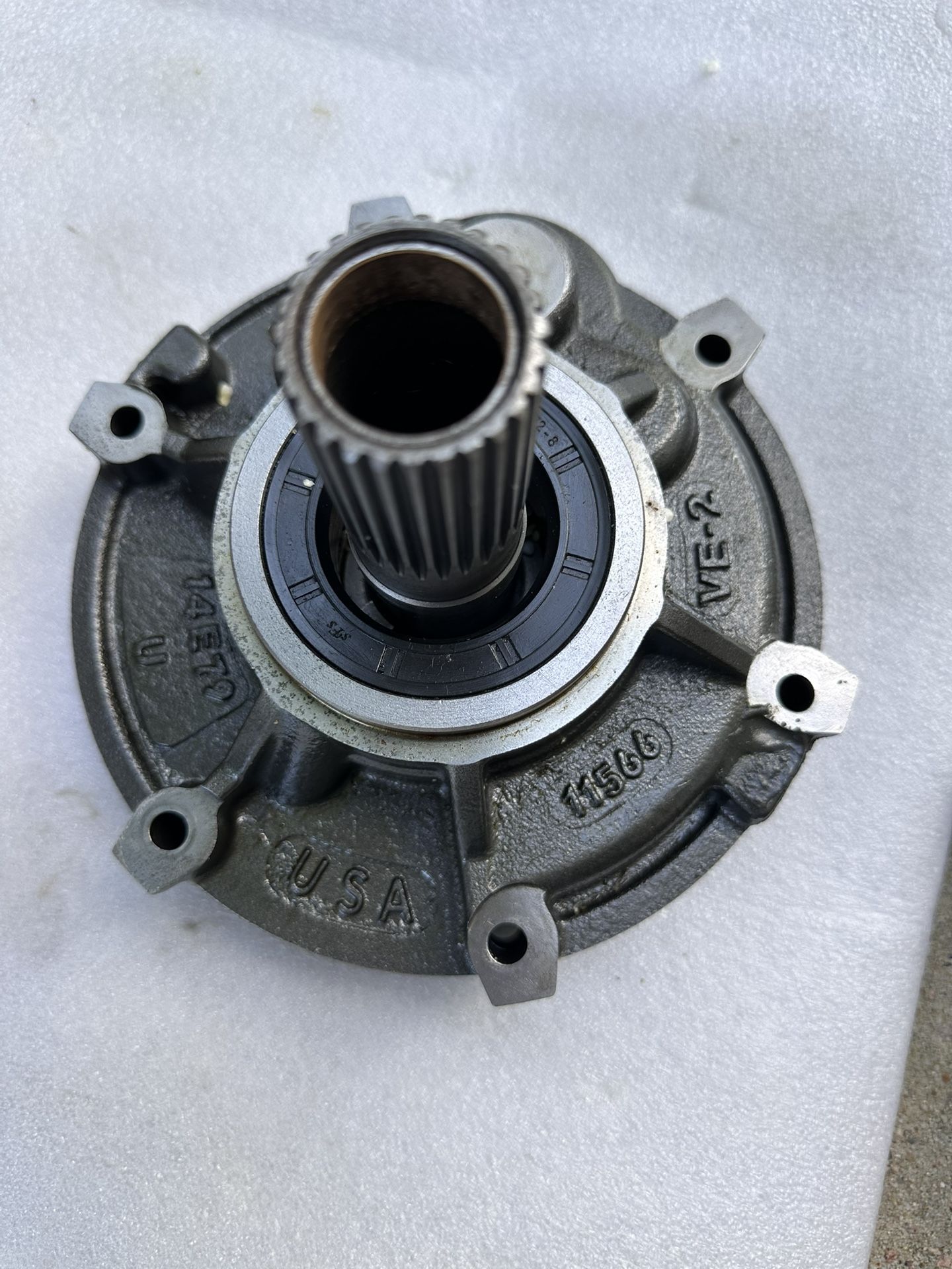 Transmission Charge Pump CA0135190 For Komatsu WB93R-2 WB97R-2 WB140-2 W150-2