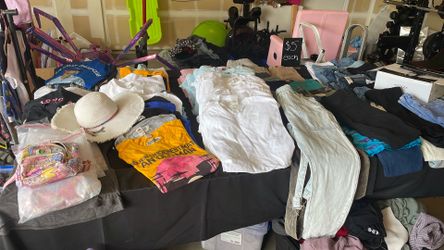 Garage sale 18559 pequeno ct Reno nv 89508
