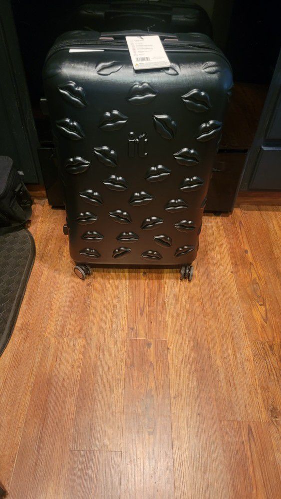 New Rare IT Luggage