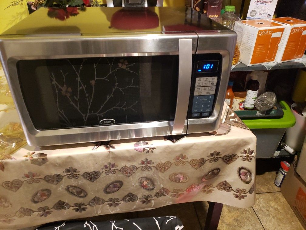 Microwave Oster Good condition 