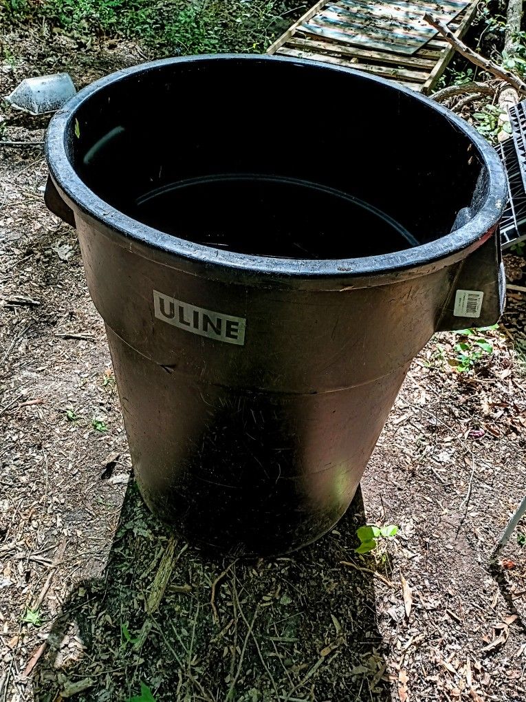Uline Trash Can