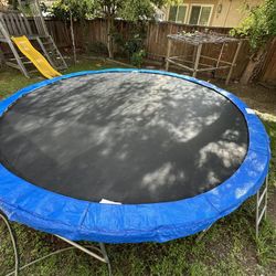 Trampoline Up to 1800lbs
