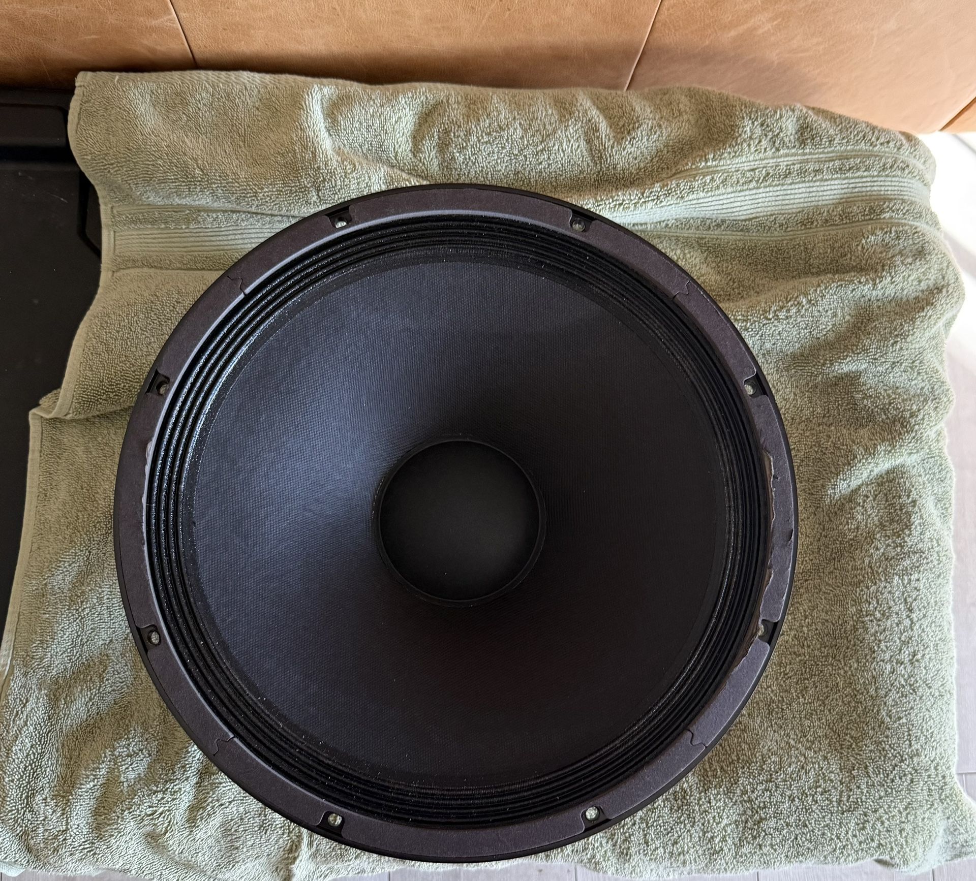 Eminence 15” Speaker – 8 Ohm – Pro Audio / Bass / PA Replacement Driver