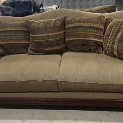 Clean Couch With Pillows 