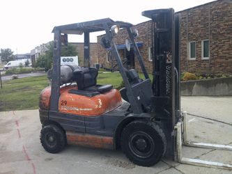 Pneumatic Toyota 5K LB Capacity Forklift