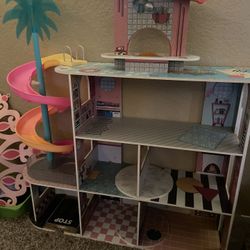 LOL  Surprise doll house