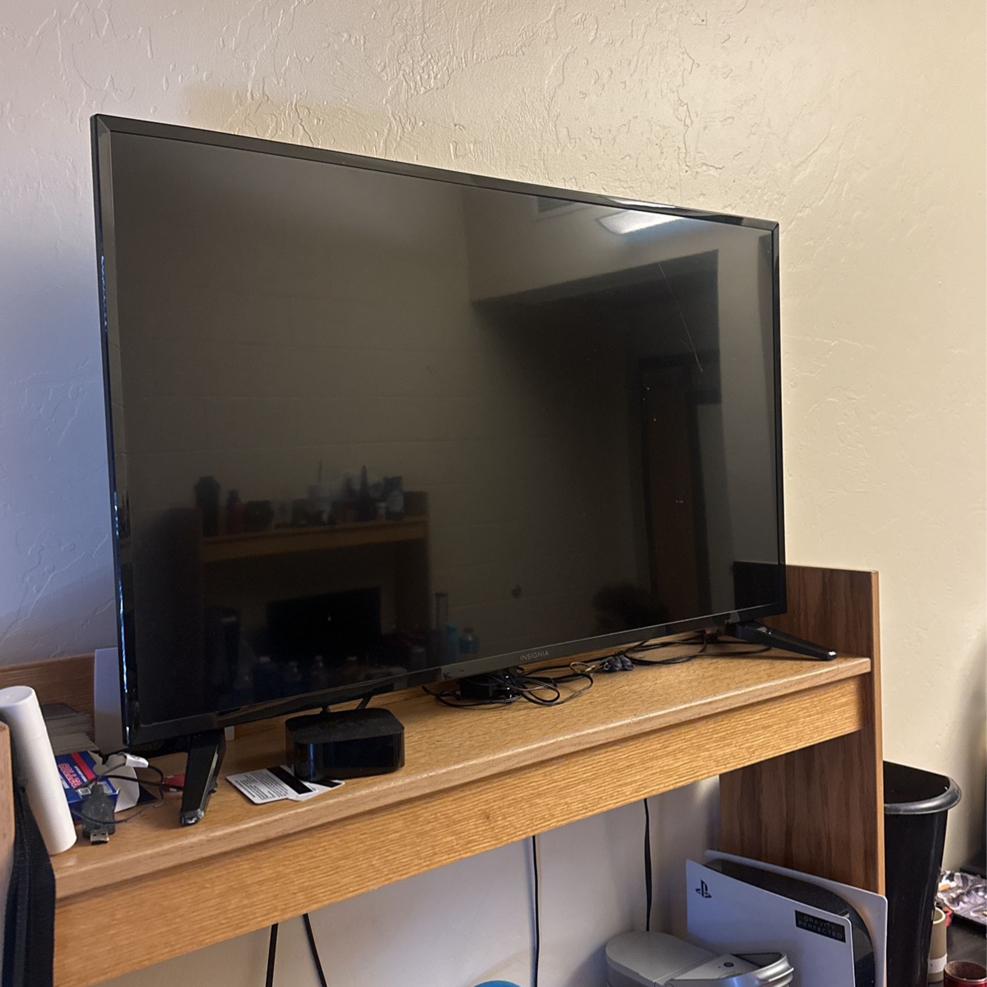 40 INCH INSIGNIA TV