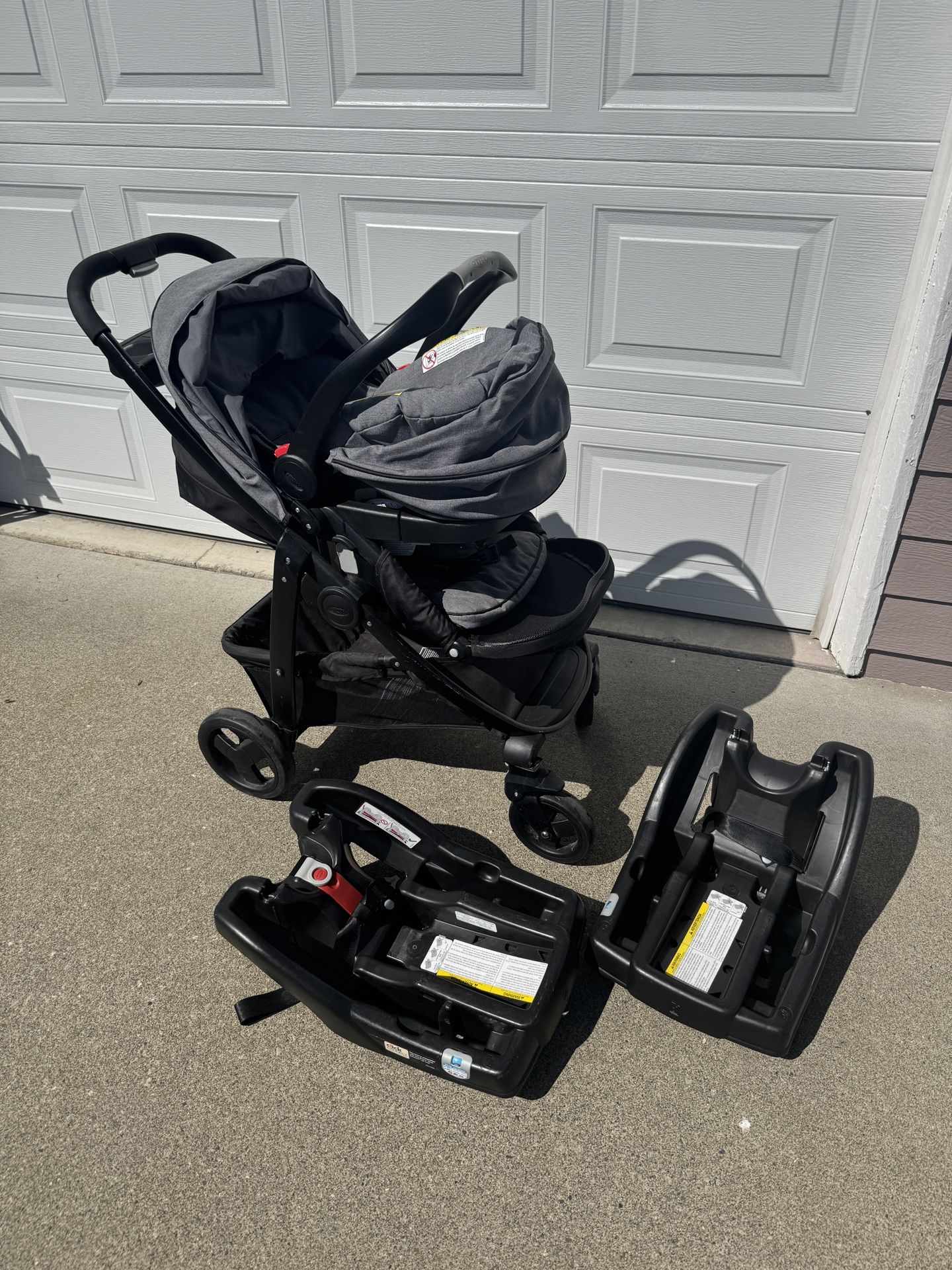 Graco Stroller with Matching Car Seat & 2 Bases