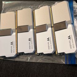 Thermaltake toughram DDR4 3600 32gb