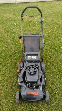 Lawnmower with Tecumseh Engine
$170 OBO - MAKE AN OFFER!!!