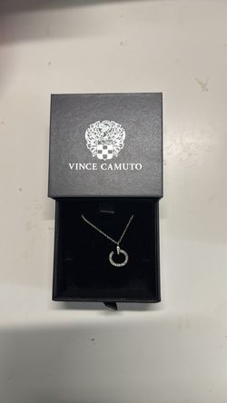 Vince Camuto lady necklace