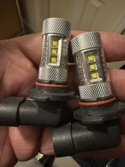 9005 LED bulbs 1 pair white color Sienna 2011-2020 used