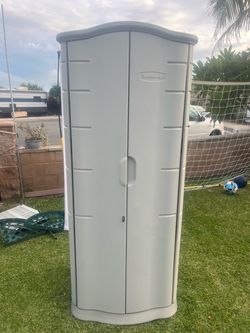 Rubbermaid vertical shed