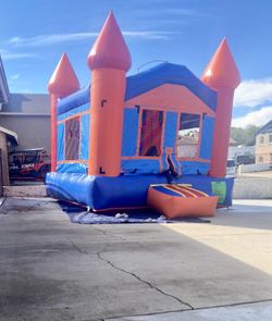 Castle Bounce House 