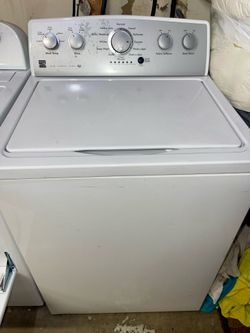 Kenmore 4.3 cu. ft. Top Load Washer with 12 Wash Cycles - Model 110.(contact info removed)1