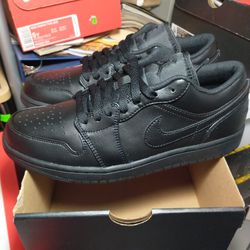 New Air Jordan 1 Low Men Size 9.5 Black